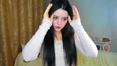 silkyaura online show from September 18, 4:44 pm
