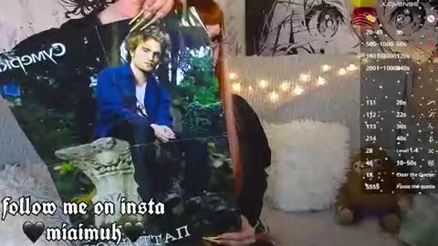 Mia online show from June 25, 10:15 pm