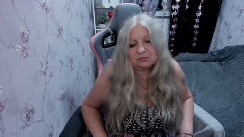 Snapshot of silver_moon_light chatting on September 11, 10:11 pm silver_moon_light online show from September 11, 10:11 pm
