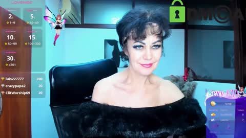 Snapshot of silvia_wallec chatting on March 1, 7:59 pm Silvia Wallec online show from March 1, 7:59 pm