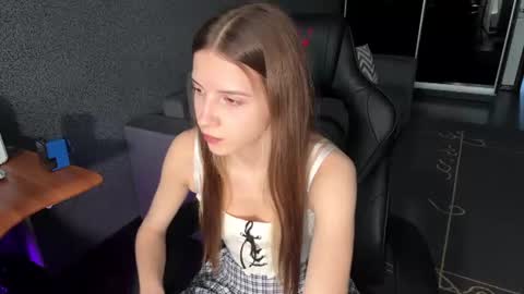simikiss online show from July 9, 11:03 am