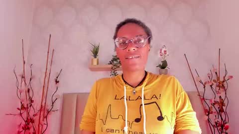 Snapshot of simona_brooke chatting on September 15, 8:32 pm simona_brooke online show from September 15, 8:32 pm
