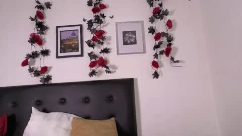 Simone Phill  online show from October 10, 7:19 pm