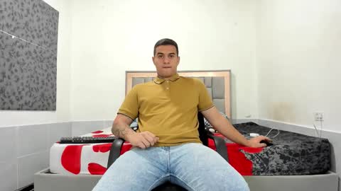 SIMON KELER online show from February 12, 1:04 pm