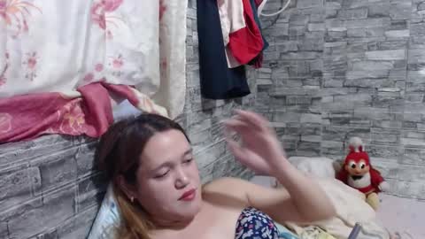 Snapshot of simplehotela chatting on March 3, 1:31 am Ela online show from March 3, 1:31 am