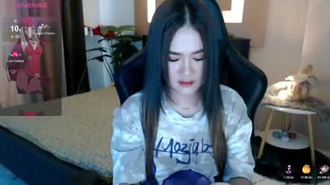 Adrianna Fowler online show from December 2, 2:32 am