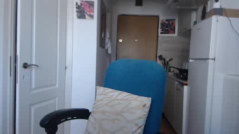 Snapshot of simyhvn chatting on March 4, 8:13 am simyhvn online show from March 4, 8:13 am