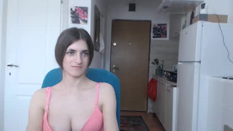 Snapshot of simyhvn chatting on February 21, 11:33 am simyhvn online show from February 21, 11:33 am