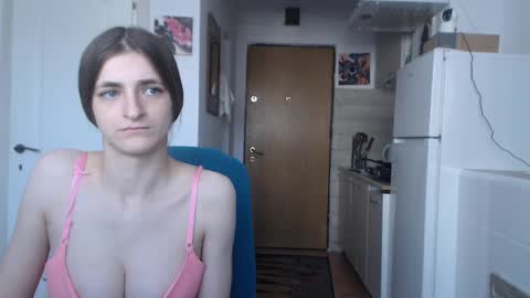 Snapshot of simyhvn chatting on February 13, 7:03 am simyhvn online show from February 13, 7:03 am