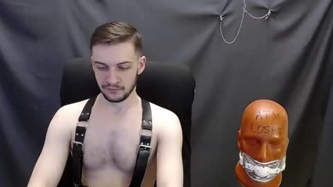 Snapshot of sir_damien chatting on March 9, 8:31 pm Sir Damien online show from March 9, 8:31 pm