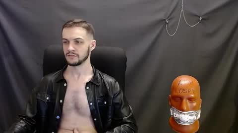 Snapshot of sir_damien chatting on January 24, 8:53 pm Sir Damien online show from January 24, 8:53 pm