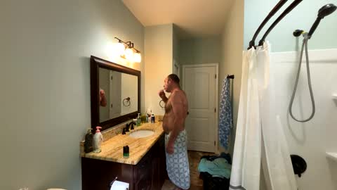 Snapshot of sir_seoscam chatting on September 9, 8:42 pm sir_seoscam online show from September 9, 8:42 pm