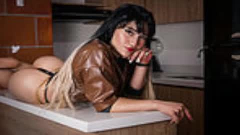 Snapshot of sirius_smith chatting on January 8, 2:57 am koral online show from January 8, 2:57 am