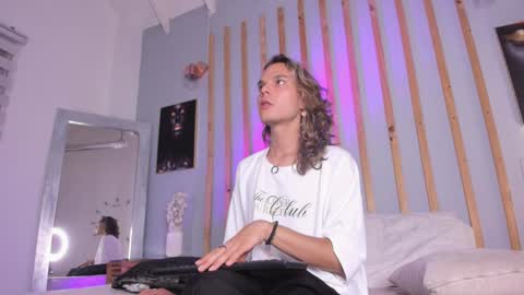 Sirphi Grant online show from October 17, 11:36 am