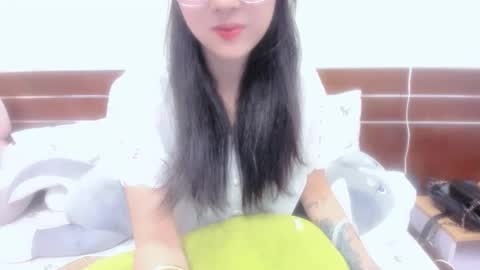 julila online show from December 18, 3:35 am