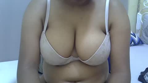 Snapshot of sisibrown97 chatting on February 18, 4:14 pm brown online show from February 18, 4:14 pm