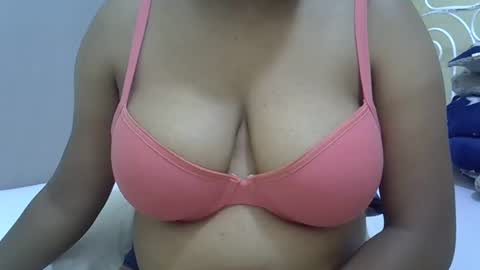 Snapshot of sisibrown97 chatting on February 14, 3:47 pm brown online show from February 14, 3:47 pm