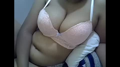 Snapshot of sisibrown97 chatting on February 20, 10:26 pm brown online show from February 20, 10:26 pm