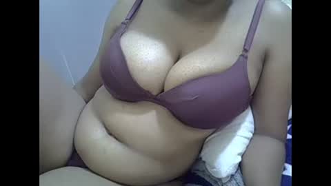 Snapshot of sisibrown97 chatting on February 27, 3:26 pm brown online show from February 27, 3:26 pm
