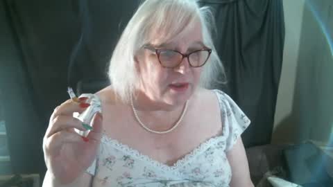 Snapshot of sissydianetx chatting on December 22, 2:06 pm Sissy Diane online show from December 22, 2:06 pm