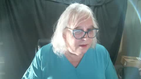 Snapshot of sissydianetx chatting on February 3, 12:36 am Sissy Diane online show from February 3, 12:36 am