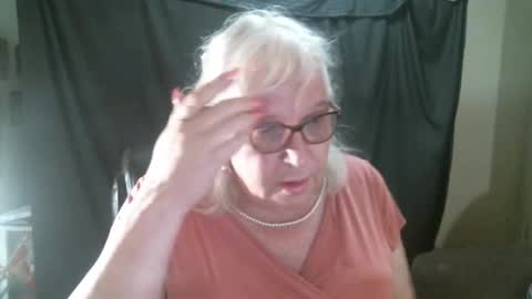 Snapshot of sissydianetx chatting on September 19, 11:41 pm Sissy Diane online show from September 19, 11:41 pm