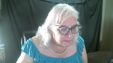 Snapshot of sissydianetx chatting on September 16, 11:41 pm Sissy Diane online show from September 16, 11:41 pm