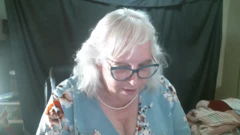 Snapshot of sissydianetx chatting on September 12, 11:40 pm Sissy Diane online show from September 12, 11:40 pm