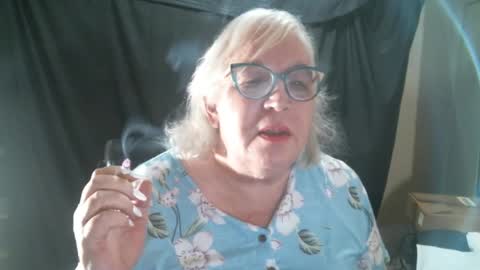 Snapshot of sissydianetx chatting on January 16, 12:34 am Sissy Diane online show from January 16, 12:34 am