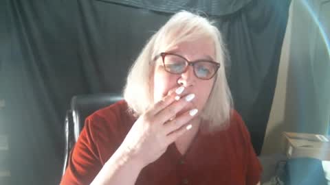 Snapshot of sissydianetx chatting on January 17, 12:31 am Sissy Diane online show from January 17, 12:31 am