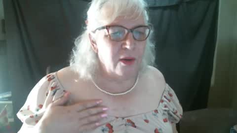Snapshot of sissydianetx chatting on September 14, 1:01 pm Sissy Diane online show from September 14, 1:01 pm