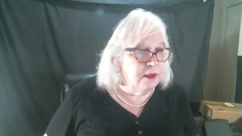 Snapshot of sissydianetx chatting on January 11, 12:33 am Sissy Diane online show from January 11, 12:33 am