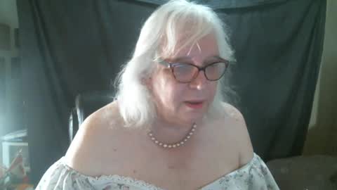 Sissy Diane online show from October 4, 1:09 pm