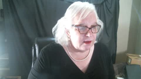 Snapshot of sissydianetx chatting on January 9, 12:35 am Sissy Diane online show from January 9, 12:35 am