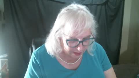 Snapshot of sissydianetx chatting on September 18, 11:31 pm Sissy Diane online show from September 18, 11:31 pm