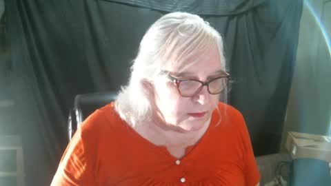 Snapshot of sissydianetx chatting on February 10, 12:30 am Sissy Diane online show from February 10, 12:30 am