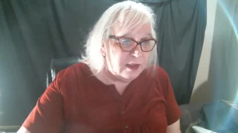Snapshot of sissydianetx chatting on December 7, 12:36 am Sissy Diane online show from December 7, 12:36 am