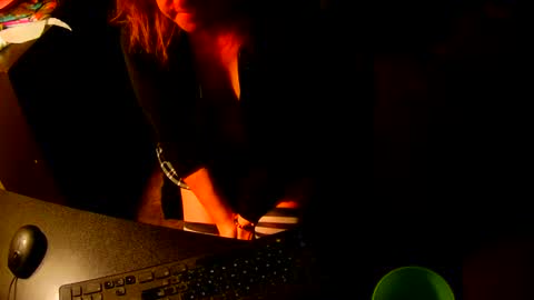 red online show from October 8, 8:20 am