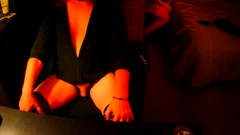 red online show from October 16, 6:46 am