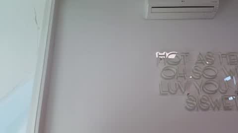 Elise online show from July 11, 1:03 pm
