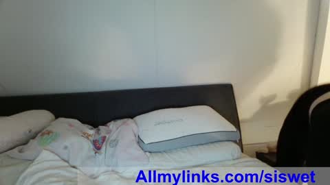 Elise online show from December 5, 1:09 pm