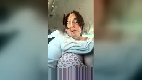 skatergirl96 online show from April 23, 6:20 pm