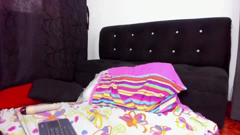 Skay Sanchez   online show from February 12, 9:11 pm