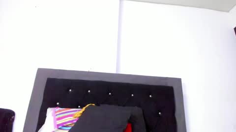 Skay Sanchez   online show from February 17, 6:06 pm