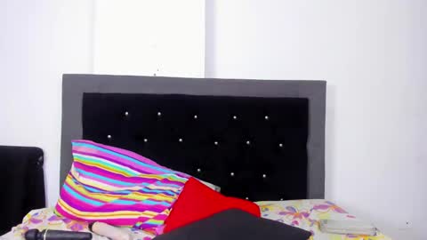 Skay Sanchez   online show from February 3, 7:42 pm