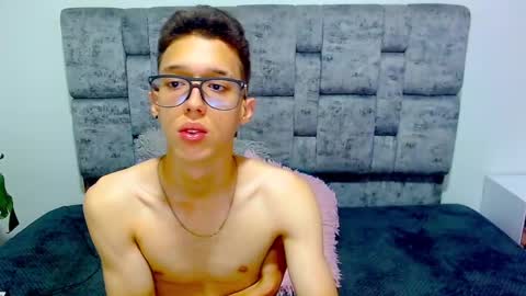 Snapshot of skinny_bigcock20 chatting on March 1, 7:37 pm skinny_bigcock20 online show from March 1, 7:37 pm
