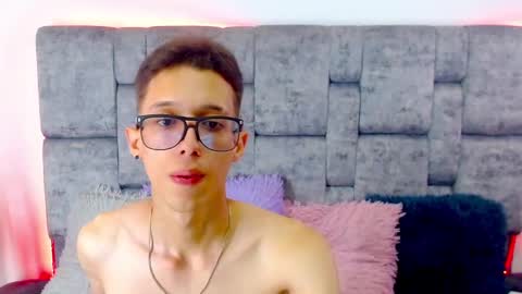 Snapshot of skinny_bigcock20 chatting on February 26, 7:32 pm skinny_bigcock20 online show from February 26, 7:32 pm