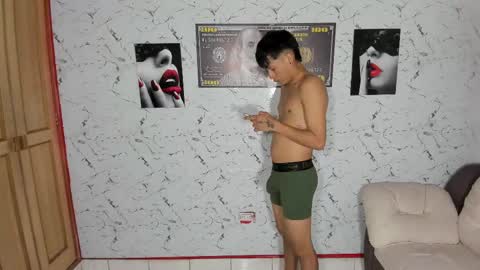 Snapshot of skinny_candy18 chatting on September 12, 9:28 pm skinny_candy18 online show from September 12, 9:28 pm