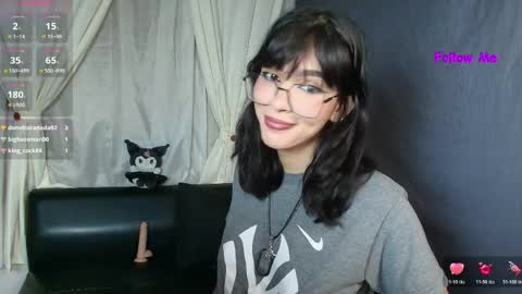 Emily Rojas online show from April 1, 8:28 pm