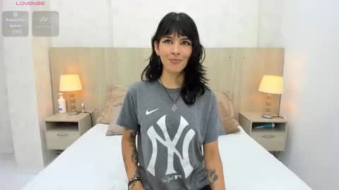 Emily Rojas online show from September 27, 7:55 pm